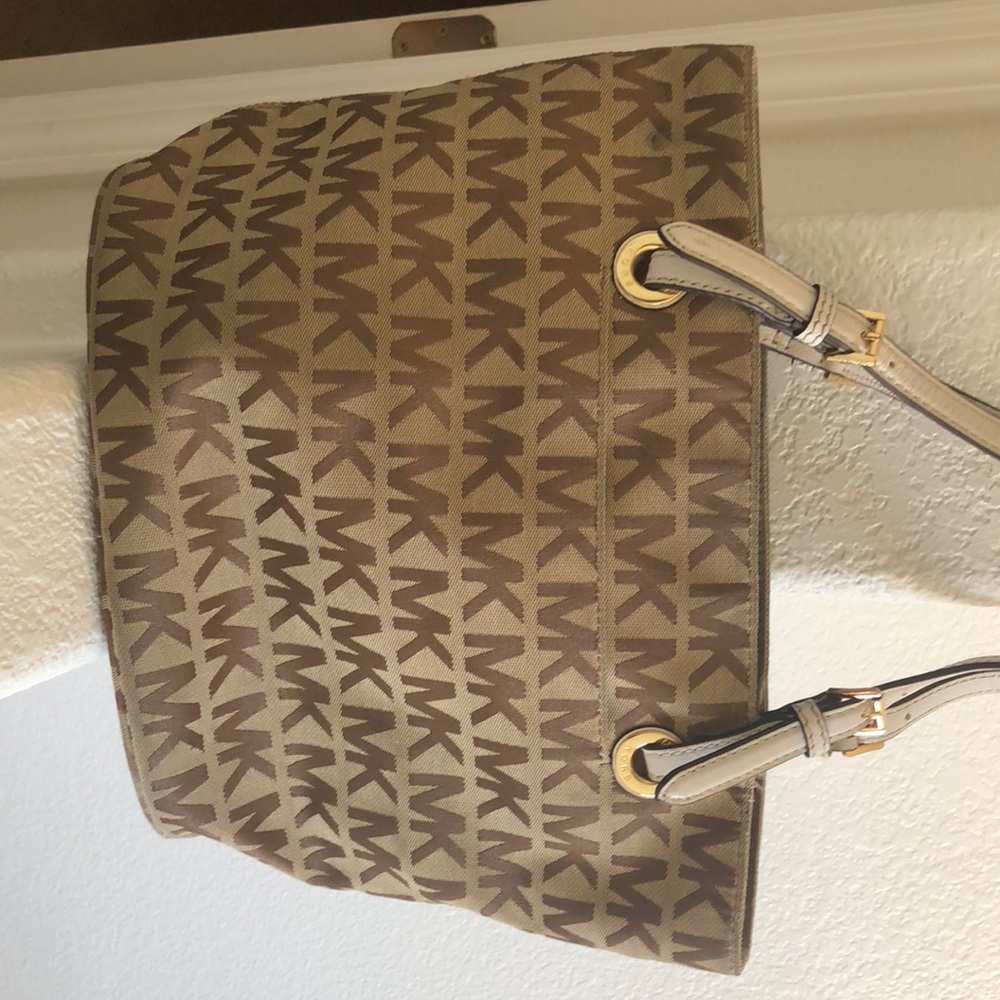 Authentic Michael Kors Purse. - image 2